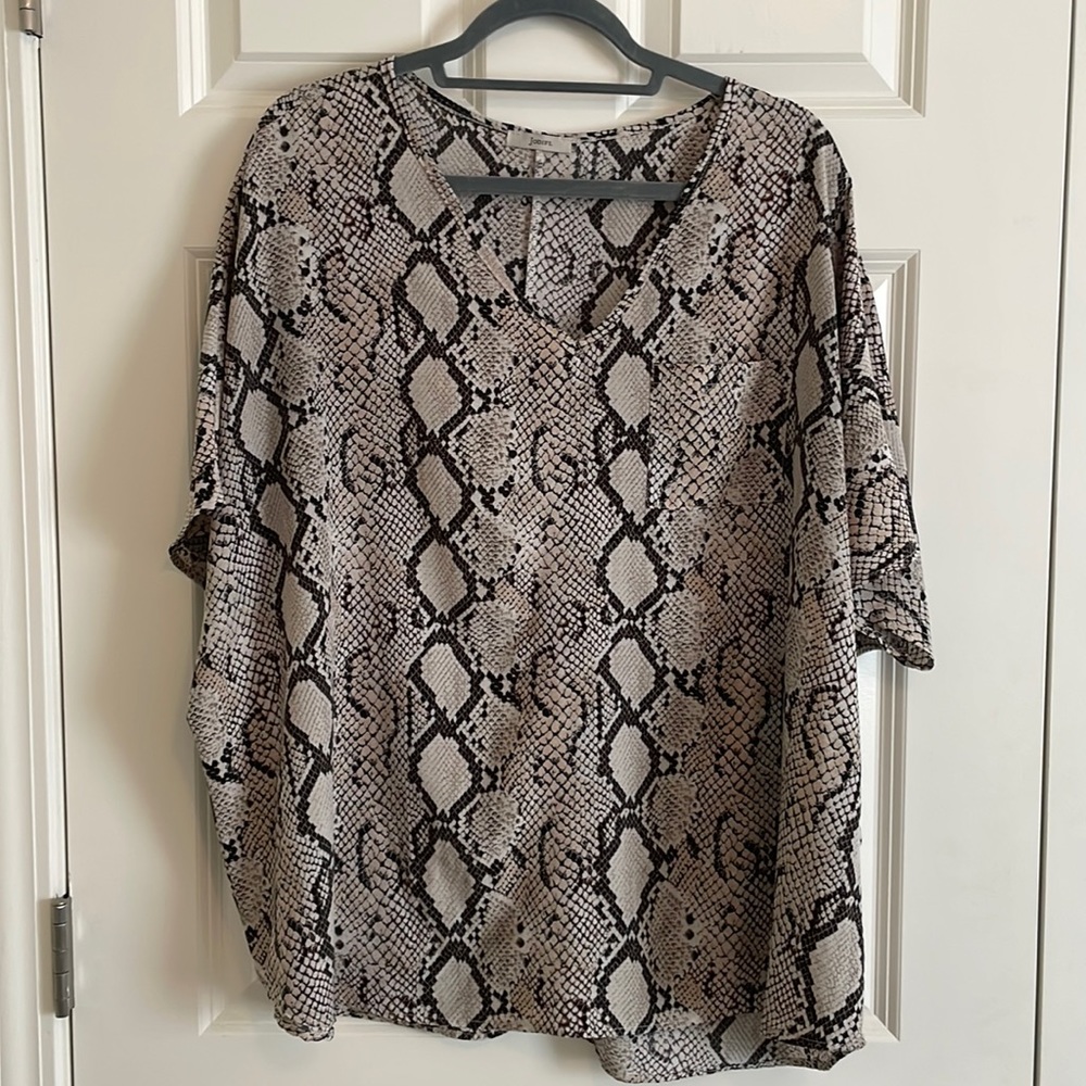 Jodifl oversized airflow snakeskin blouse M